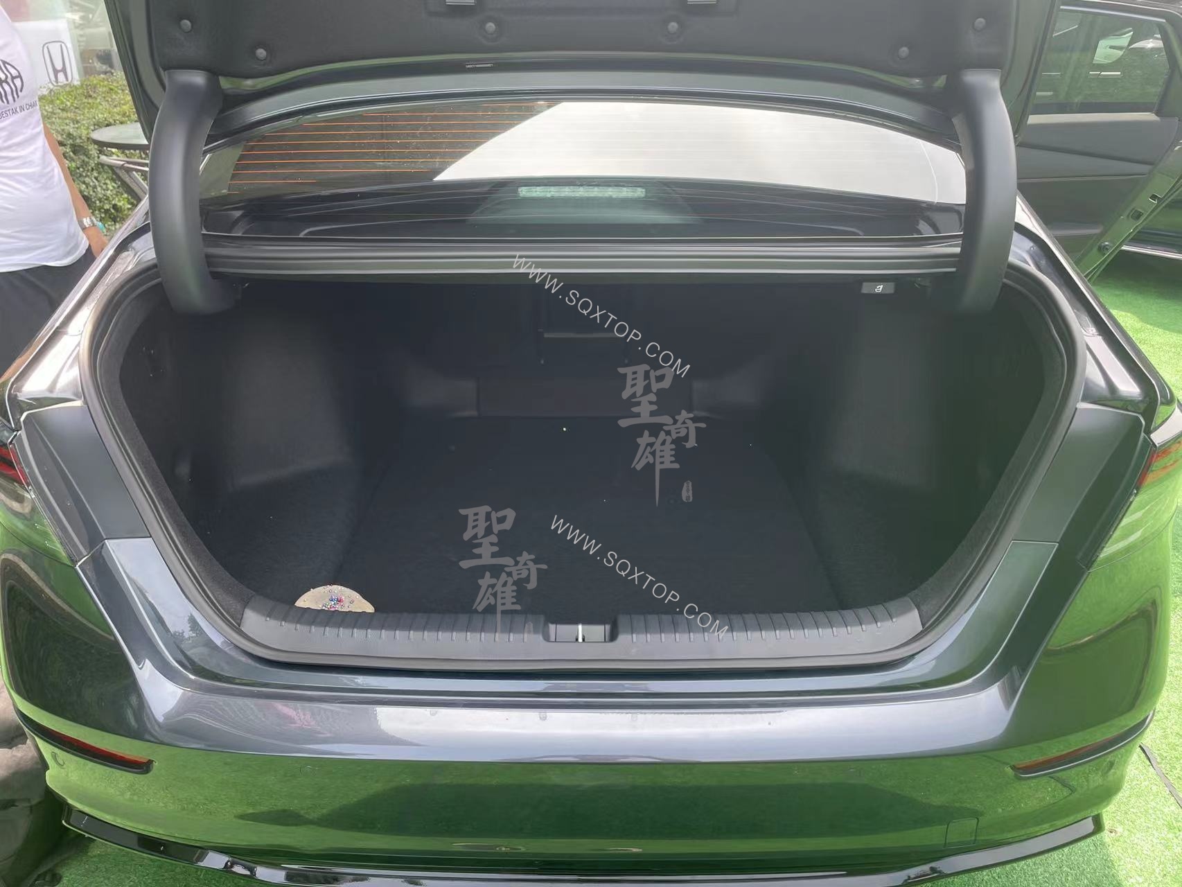 后備箱.jpg